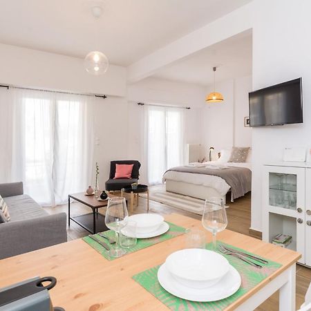 Wide Comfy Studio Apartment Centrally Located In Thissio Athen Exterior foto
